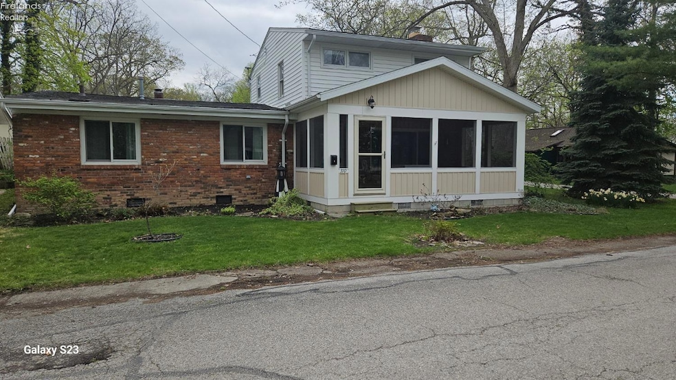 Pending $589,000