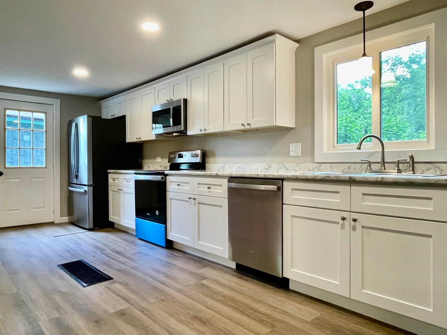 20 Merrimack St, Hooksett, NH 03106 - photo 1