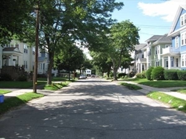 10 Pondview Rd unit 2, Arlington, MA 02474 - photo 1