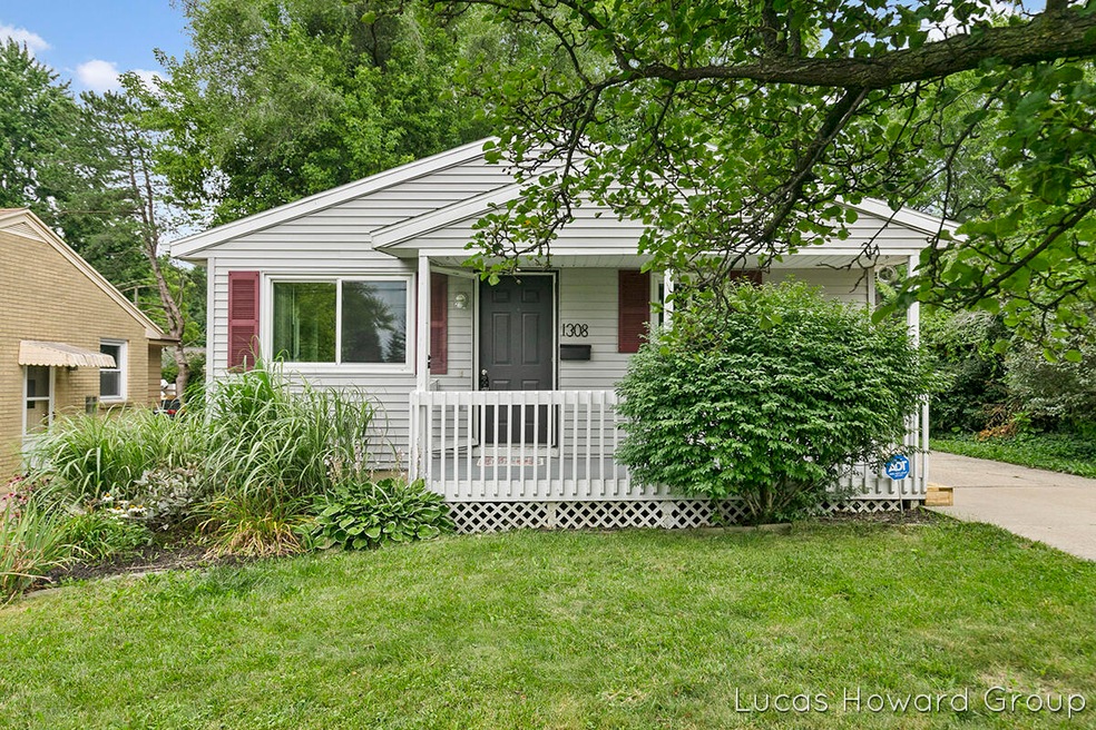 1308 Carlton Ave NE, Grand Rapids, MI 49505 - photo 1