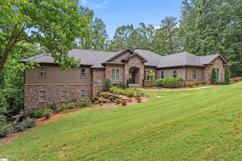 15 Falling Leaf Dr, Travelers Rest, SC 29690 - photo 1