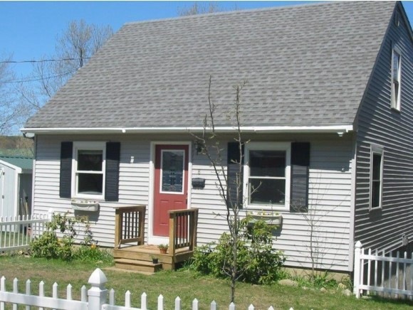 8 Foss Ave, Pittsfield, NH 03263 - photo 1