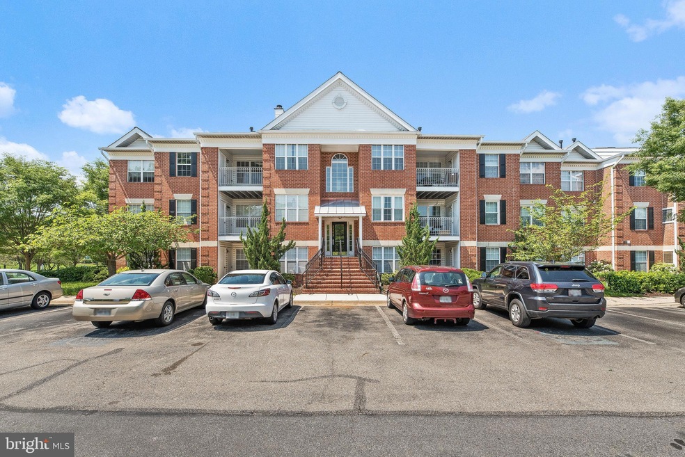 2408 Forest Edge Ct unit 301A, Odenton, MD 21113 - photo 1