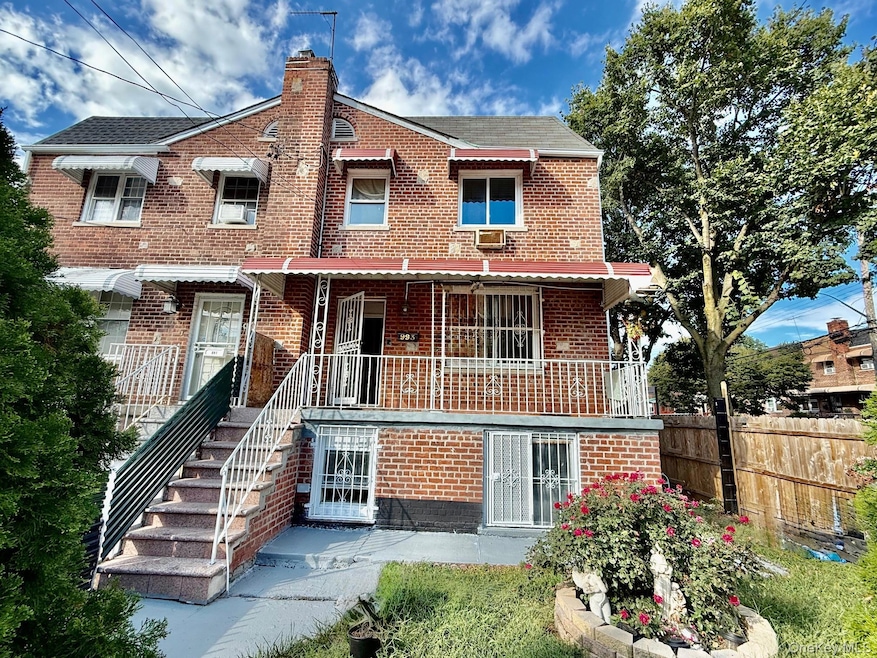 993 Duncan St, Bronx, NY 10469 - photo 1