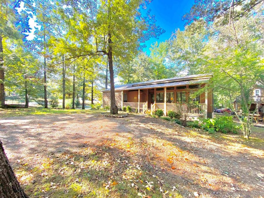 Don't miss this quaint little cottage located acro