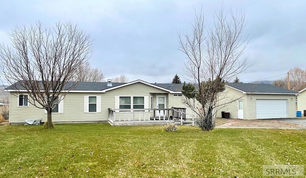 410 & 408 E Custer St, MacKay, ID 83251 - photo 1