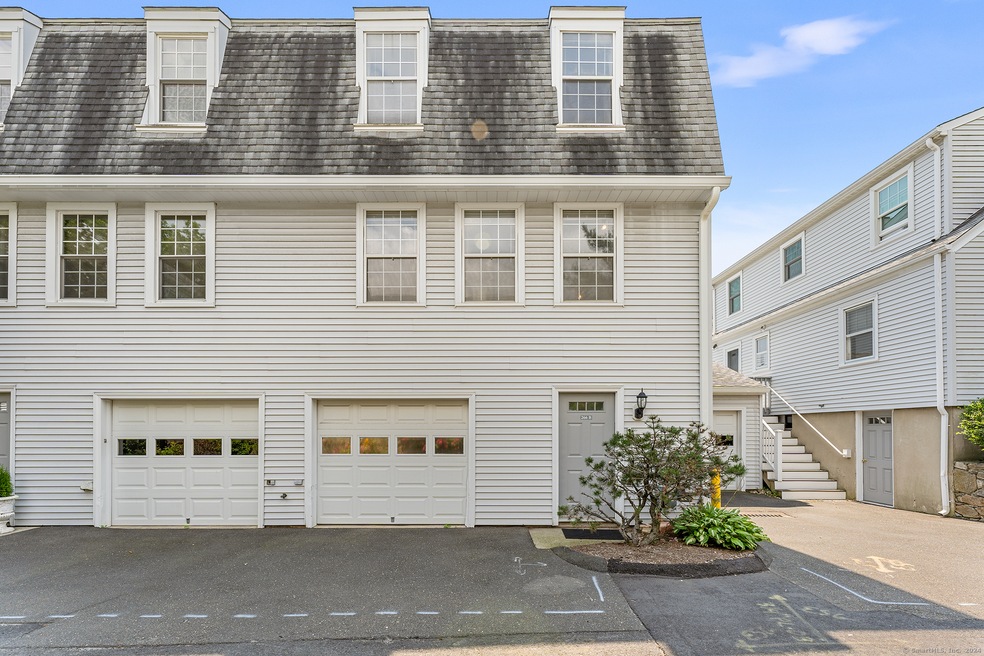 266 Seaside Ave unit B, Stamford, CT 06902 - photo 1