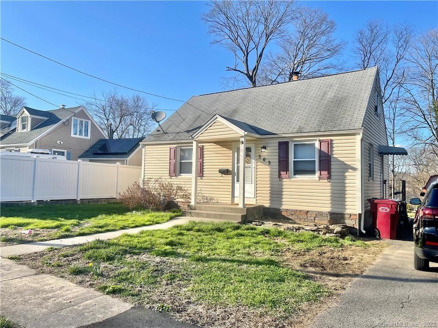 303 N Hoadley St, Naugatuck, CT 06770 - photo 1