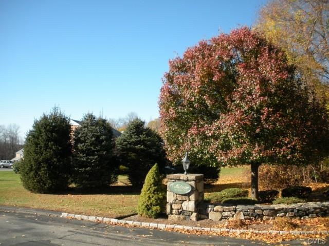 27 Whisconier Village unit 27, Brookfield, CT 06804 - photo 1