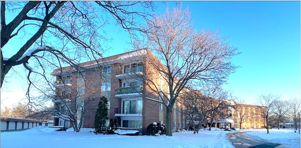 1025 S Fernandez Ave unit 1D, Arlington Heights, IL 60005 - photo 1