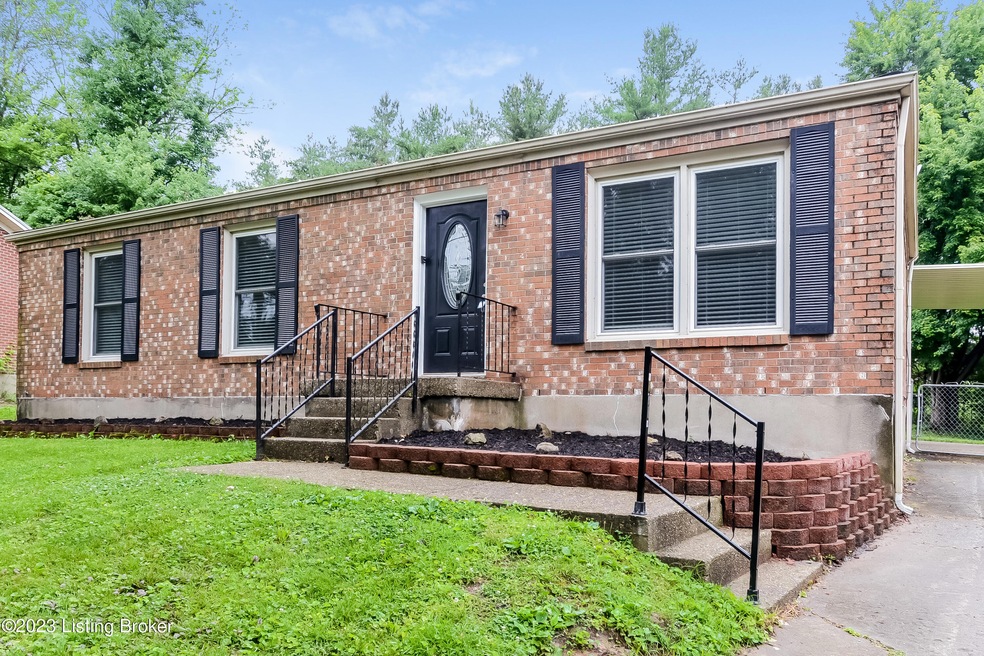 9014 Lantana Dr, Louisville, KY 40229 - photo 1