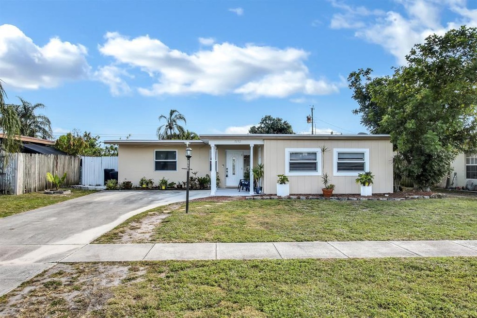 5690 Albert Rd, West Palm Beach, FL 33415 - photo 1