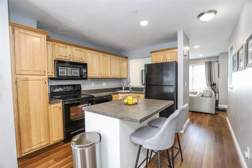 181 Silver St unit 1, Manchester, NH 03103 - photo 1