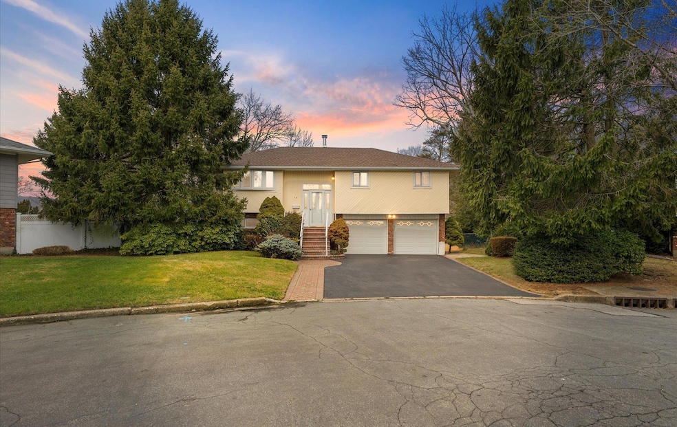 Sold $854,000 • Co-Listing Agent