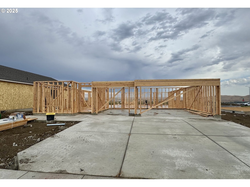 563 Arthur St, Umatilla, OR 97882 - photo 1