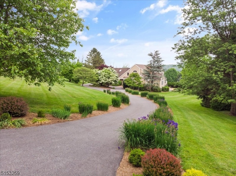 Sold $974,900 • Co-Listing Agent