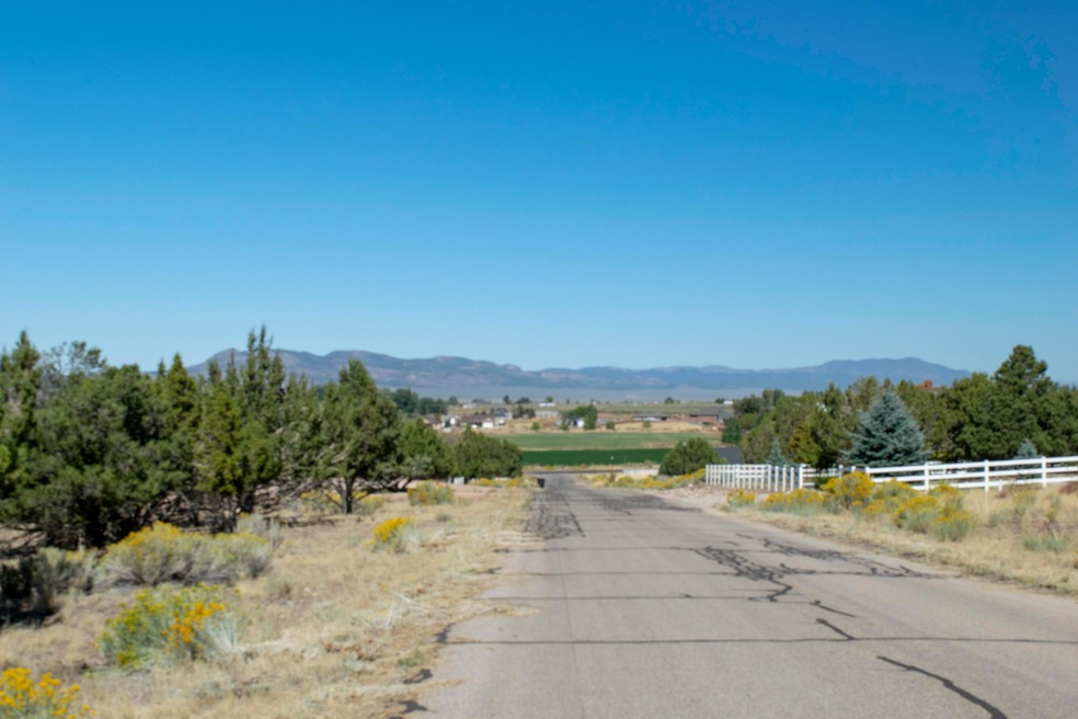 518 S Valley Heights Cir W unit 2, Parowan, UT 84761 - photo 1