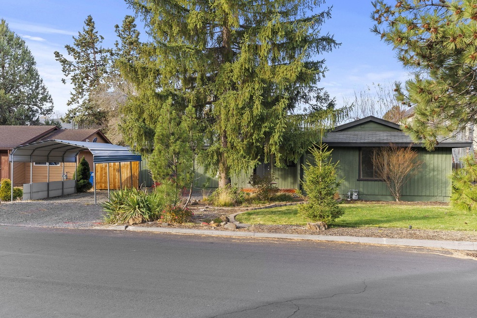 2843 NE Lotno Dr, Bend, OR 97701 - photo 1