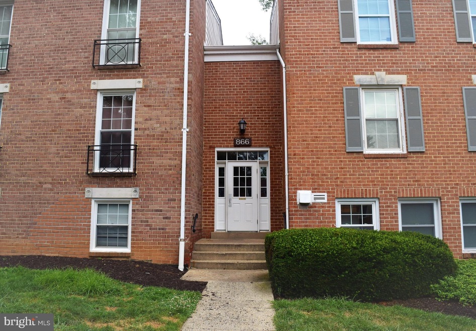 866 Quince Orchard Blvd unit OP2, Gaithersburg, MD 20878 - photo 1