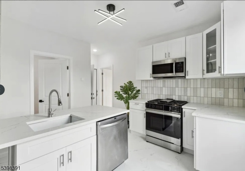 165 Garden Ave unit 2, Belleville, NJ 07109 - photo 1