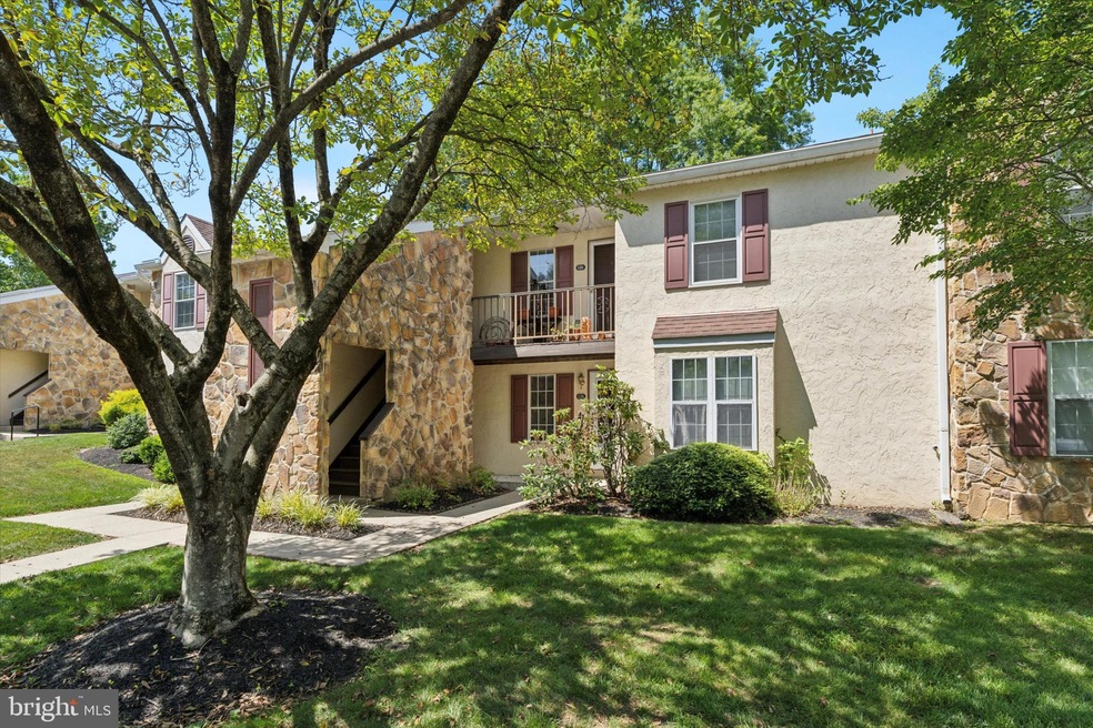 135 Valley Stream Cir unit 135D, Chesterbrook, PA 19087 - photo 1