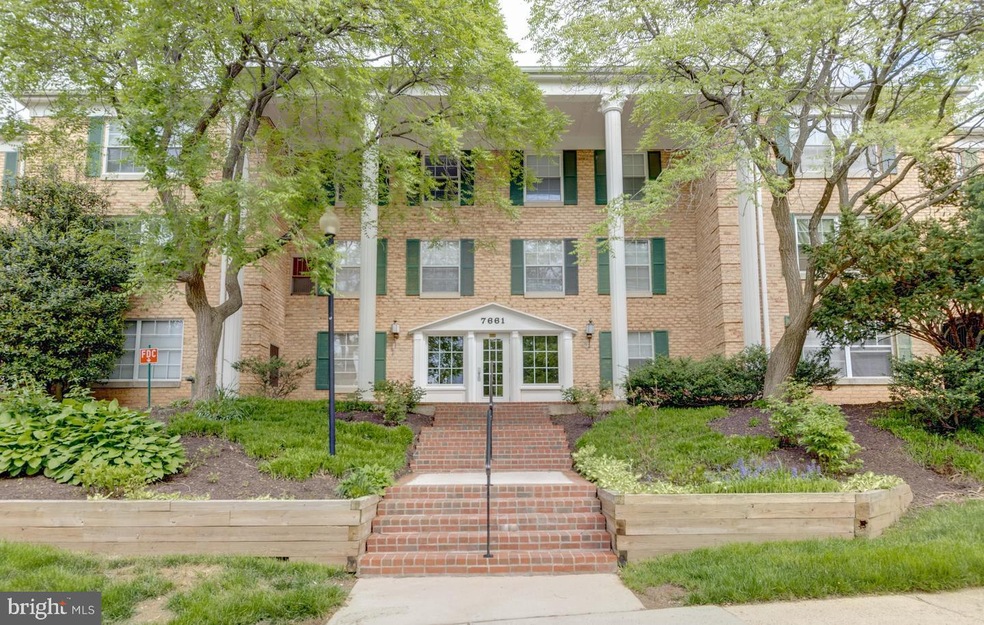 7661 Provincial Dr unit 213, West McLean, VA 22102 - photo 1