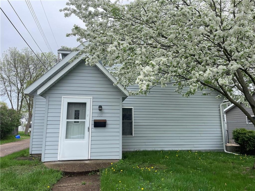 Lower unit entrance
