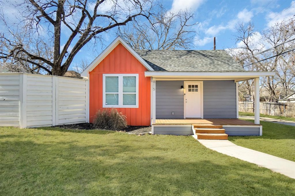 815 S Fannin Ave, Denison, TX 75020 - photo 1