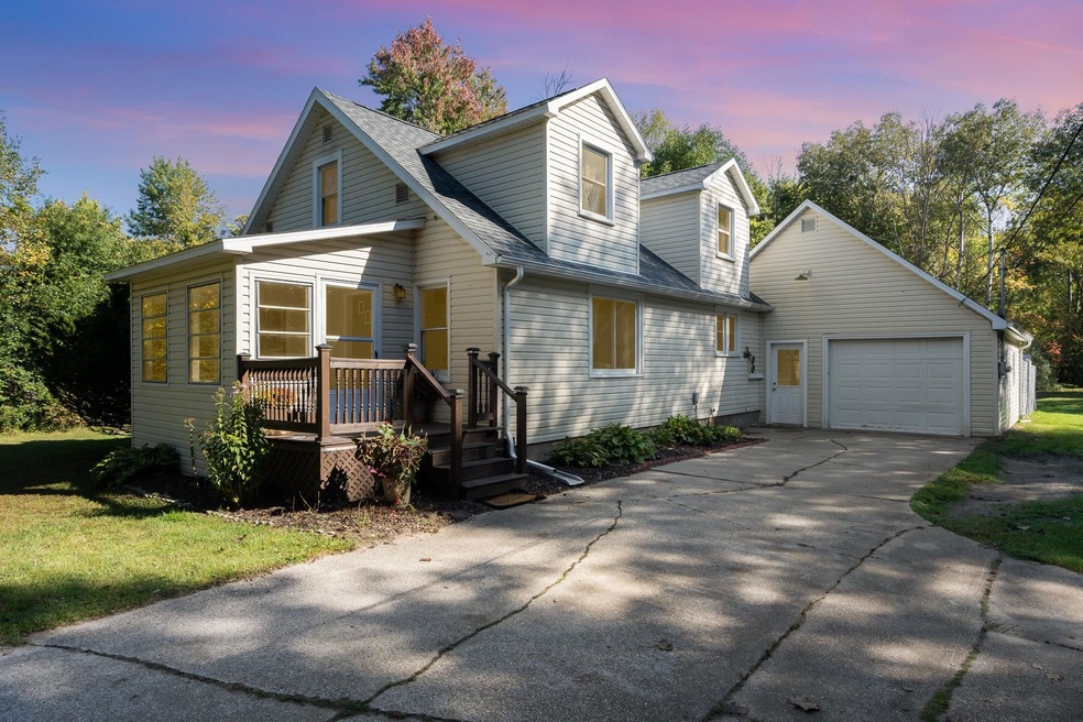 920 Sandow Rd, Midland, MI 48640 - photo 1