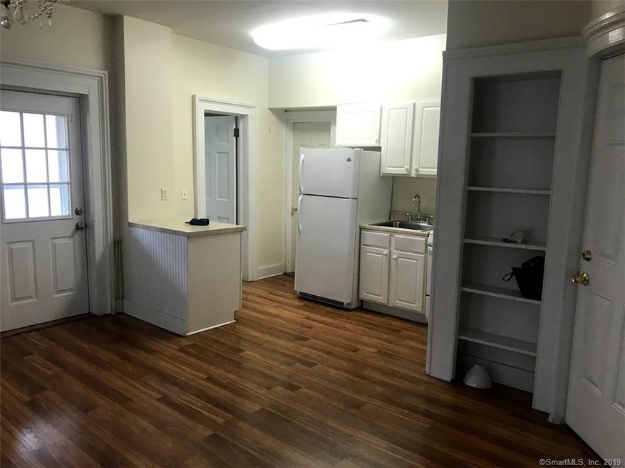 211 Knickerbocker Ave unit 1A, Stamford, CT 06907 - photo 1