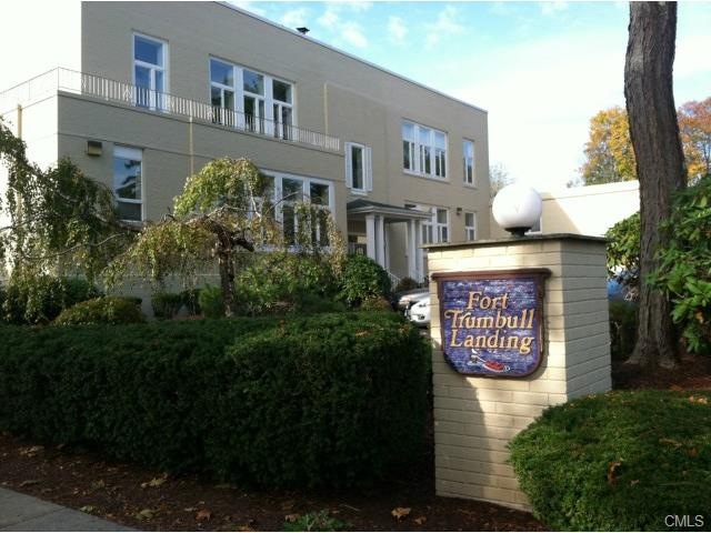 Ft Trumbull Landing condominium complex