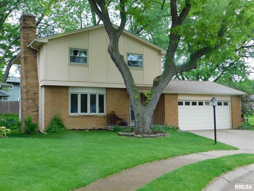 4 Vista Ct, Davenport, IA 52806 - photo 1