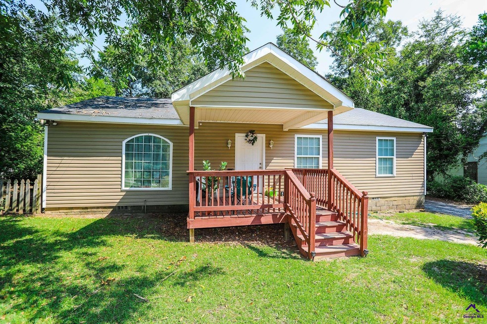 316 Robins Dr, Warner Robins, GA 31088 - photo 1