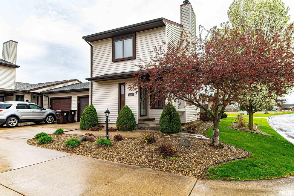 2340 Railsplitter Ave, Lincoln, IL 62656 - photo 1