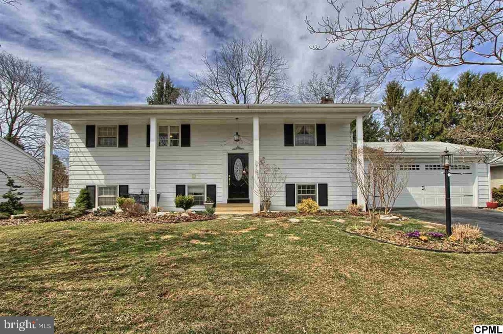 104 Robin Rd, Hershey, PA 17033 - photo 1