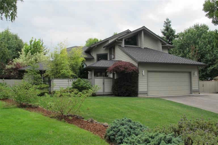 2442 Rockwood Ct, Medford, OR 97504 - photo 1