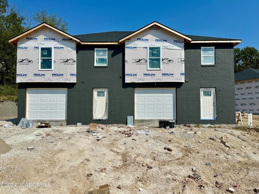512 Doe Run unit A & B, Jefferson City, MO 65109 - photo 1