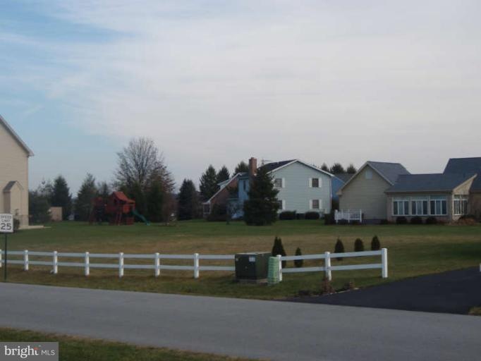 0 Shannon Dr N unit 1004238618, Greencastle, PA 17225 - photo 1