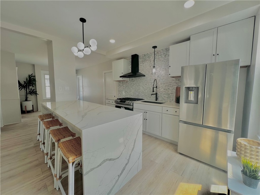 133 Chaplin St, Pawtucket, RI 02861 - photo 1