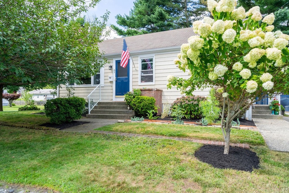 61 Sumach Ave, Riverside, RI 02915 - photo 1