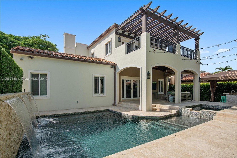 4514 Alhambra pool, jacuzzi, covered lanai with roll down shades to protect from the sun