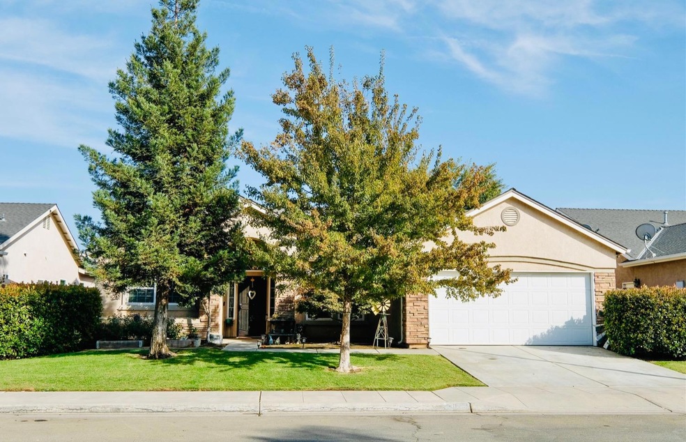 3048 N Filbert