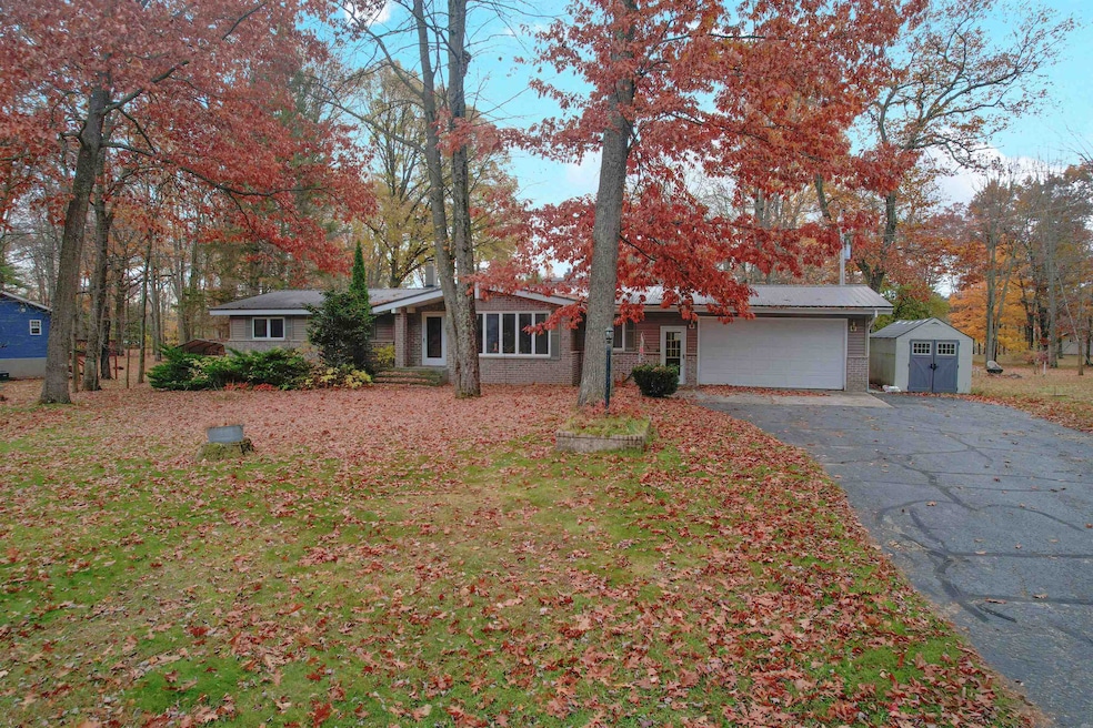 N1337 River Dr, Menominee, MI 49858 - photo 1