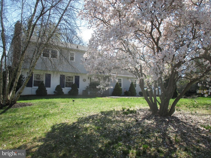 201 Cooper Dr, Wallingford, PA 19086 - photo 1