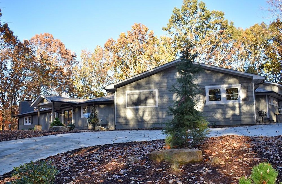 AMAZING DAHLONEGA HOME FULLY RENOVATED AND READY F