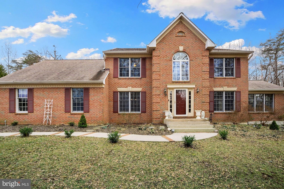 8118 Felbrigg Hall Rd, Glenn Dale, MD 20769 - photo 1