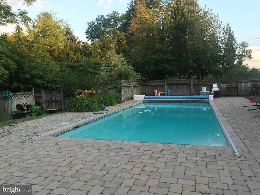 1707 Merrifields Dr, Silver Spring, MD 20906 - photo 1