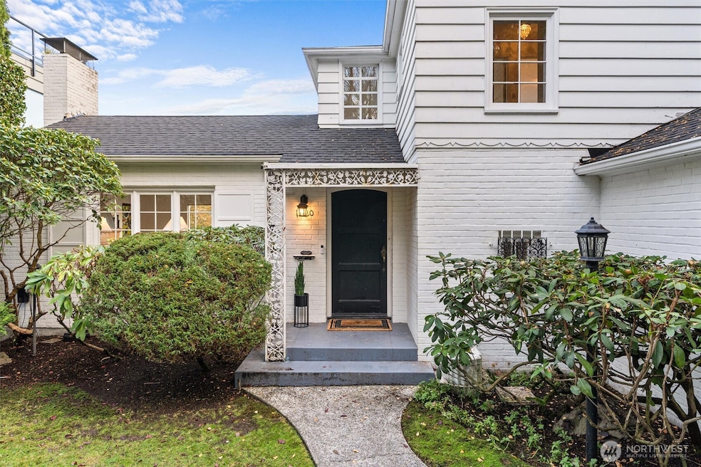 1820 Magnolia Way W, Seattle, WA 98199 - photo 1