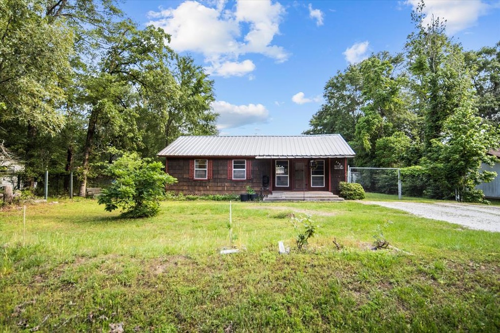220 Bois d Arc St, Lufkin, TX 75904 - photo 1
