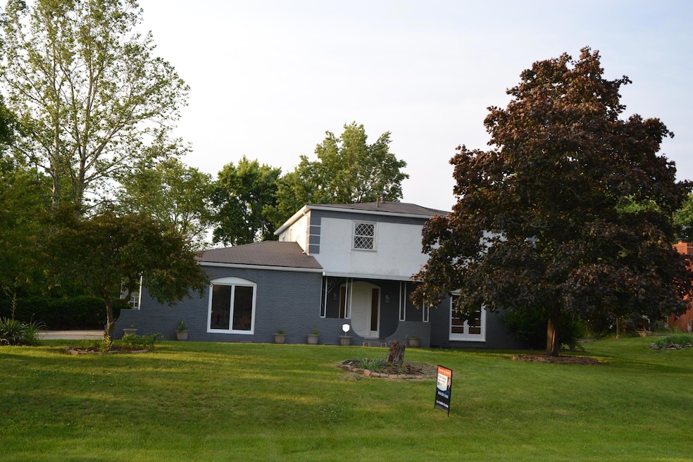 6222 Barberry Hollow, Columbus, OH 43213 - photo 1